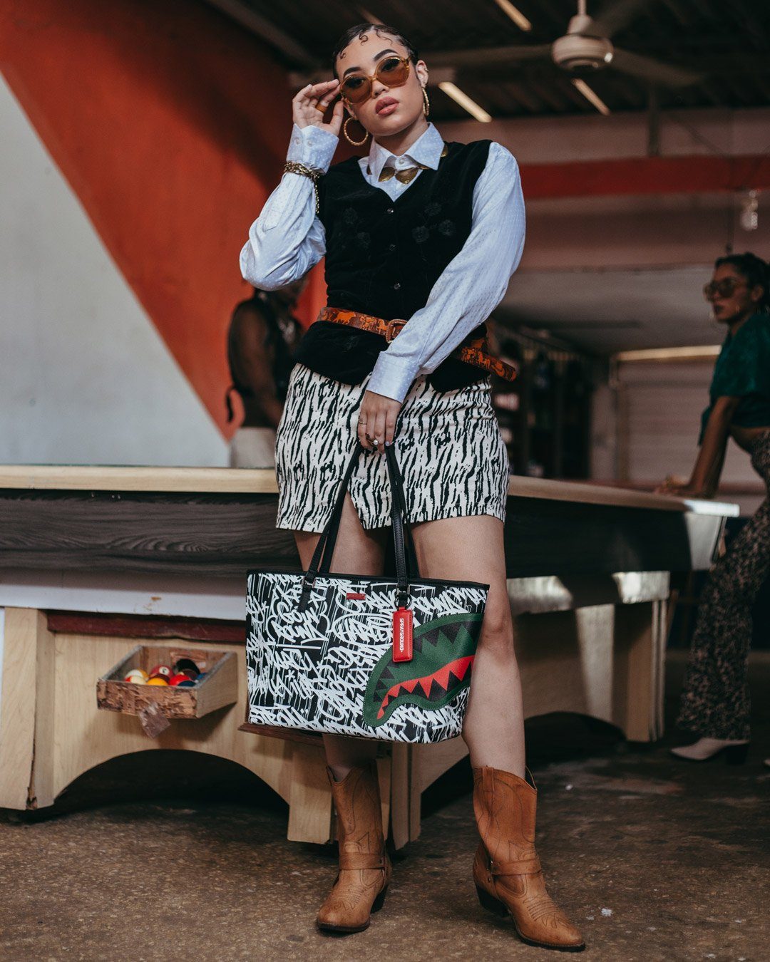 NIGHT NIGHT TOTE